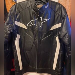 Worn a couple of times no stains great condition